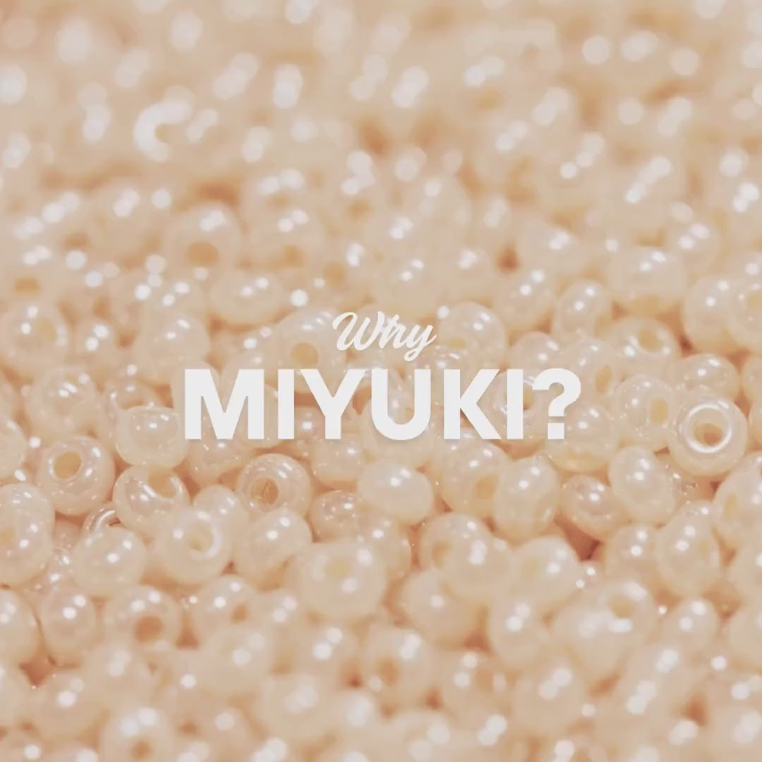 11-0146 Miyuki Seed Bead Round Rocailles 11/0 | Transparent Green | 15g | Japanese Beads for Jewelry Making